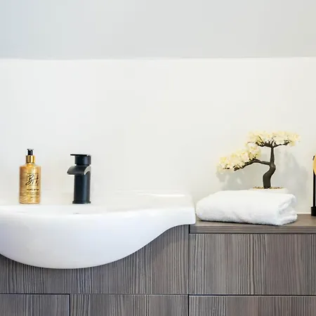 Apartmanhotel Bowles *
