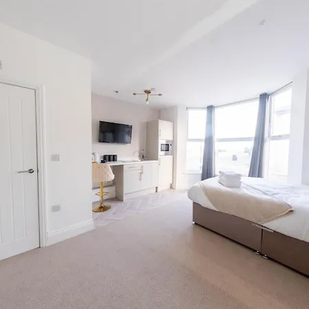 Aparthotel Redcar Beach Suites 3*