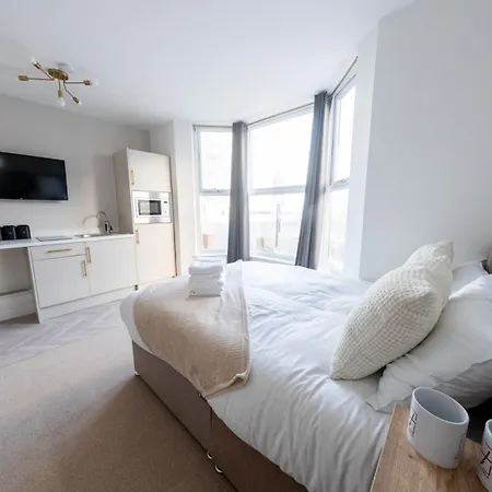 Redcar Beach Suites Aparthotel 3*