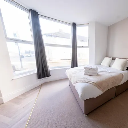 Redcar Beach Suites Aparthotel Redcar