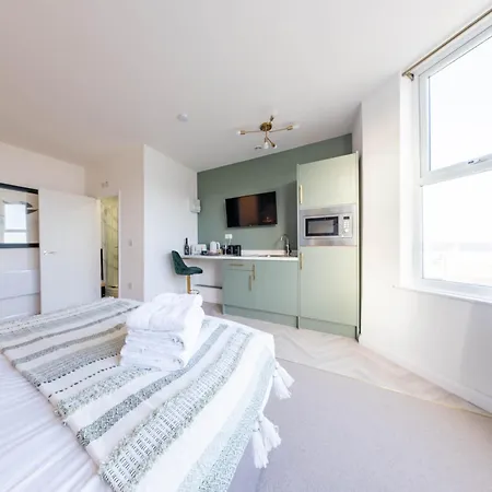 Aparthotel Redcar Beach Suites 3*