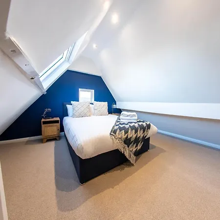 Redcar Beach Suites 3*