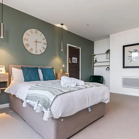Redcar Beach Suites 3*