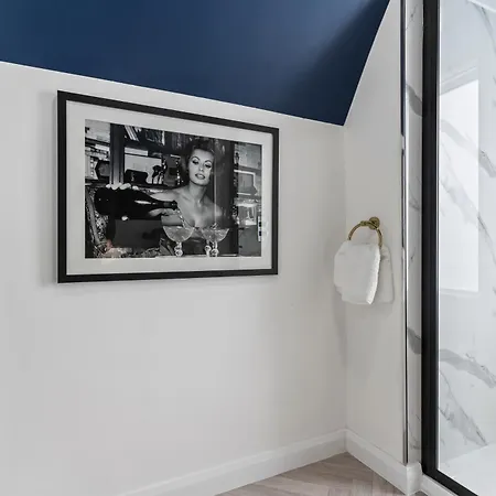 Redcar Beach Suites Aparthotel