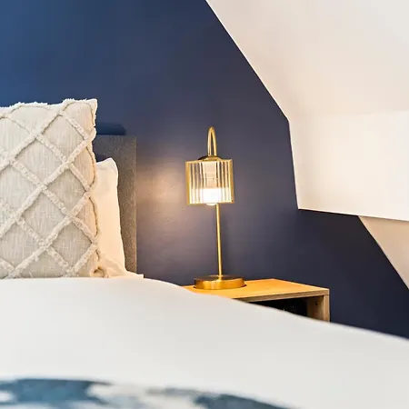 Redcar Beach Suites 3*