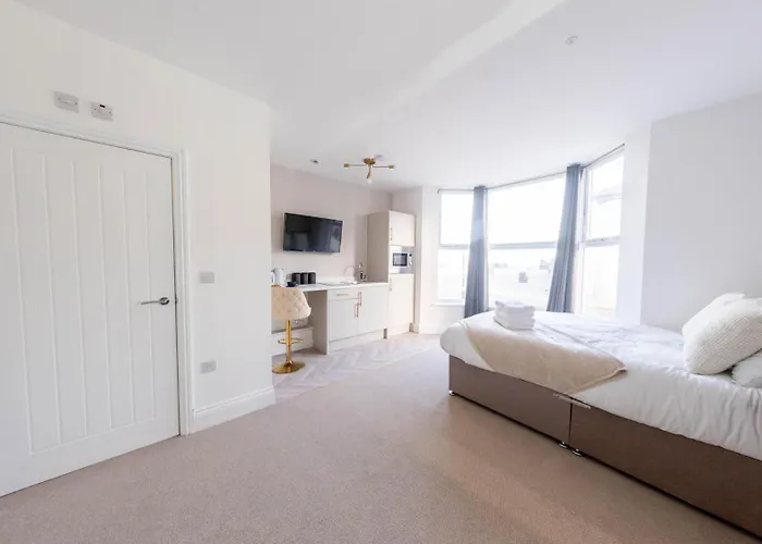 Aparthotel Bowles 4*