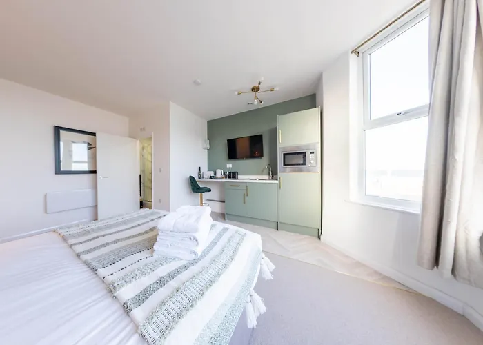 Aparthotel Bowles 4*