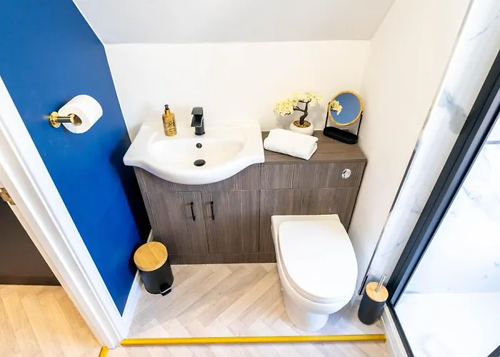 Bowles Aparthotel 4*