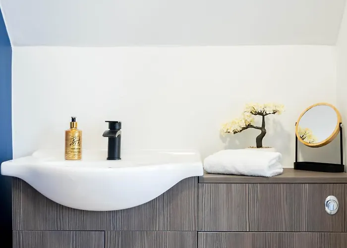 Aparthotel Bowles 4*