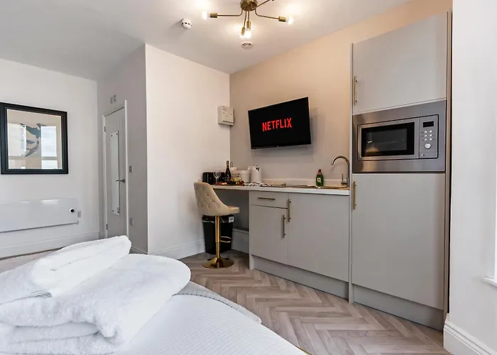 Aparthotel Bowles 4*